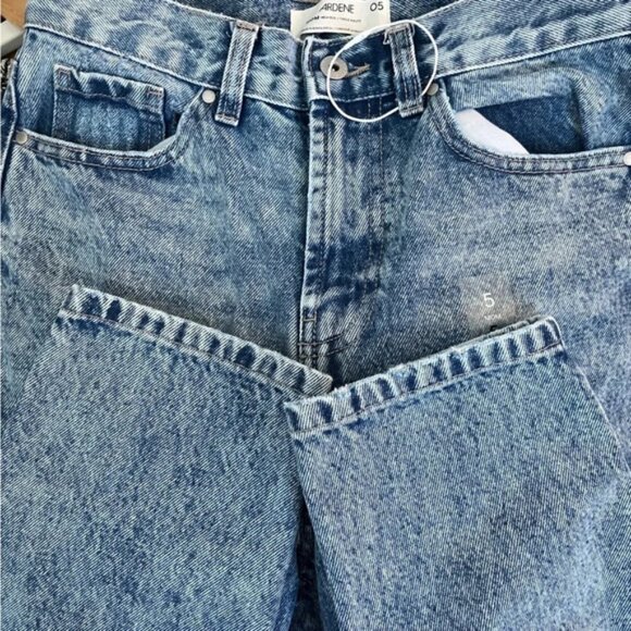 Ardene High Rise Mom Distressed Jeans - Picture 4 of 7